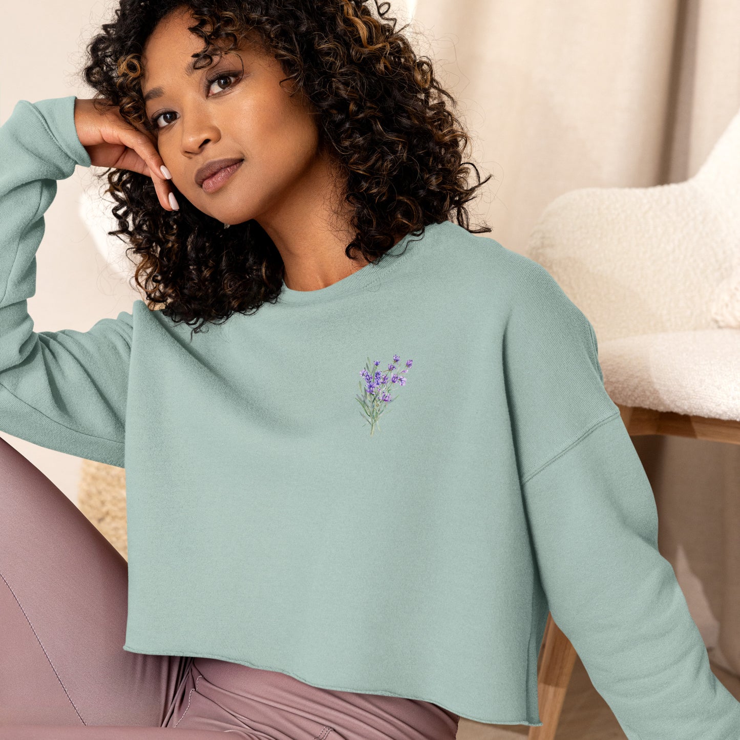 Lavender flowers Crop Sweatshirt